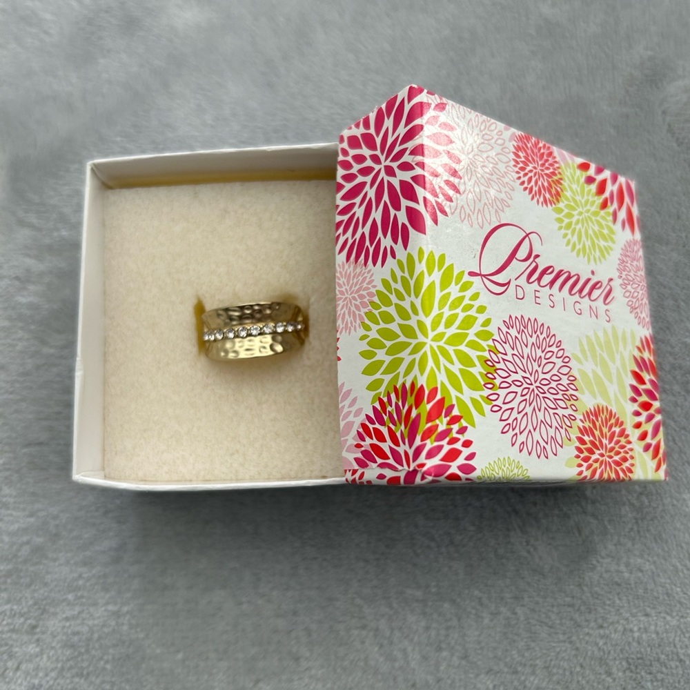 Premier Designs “Grand” ring